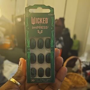 imPRESS Wicked Green Nail Set